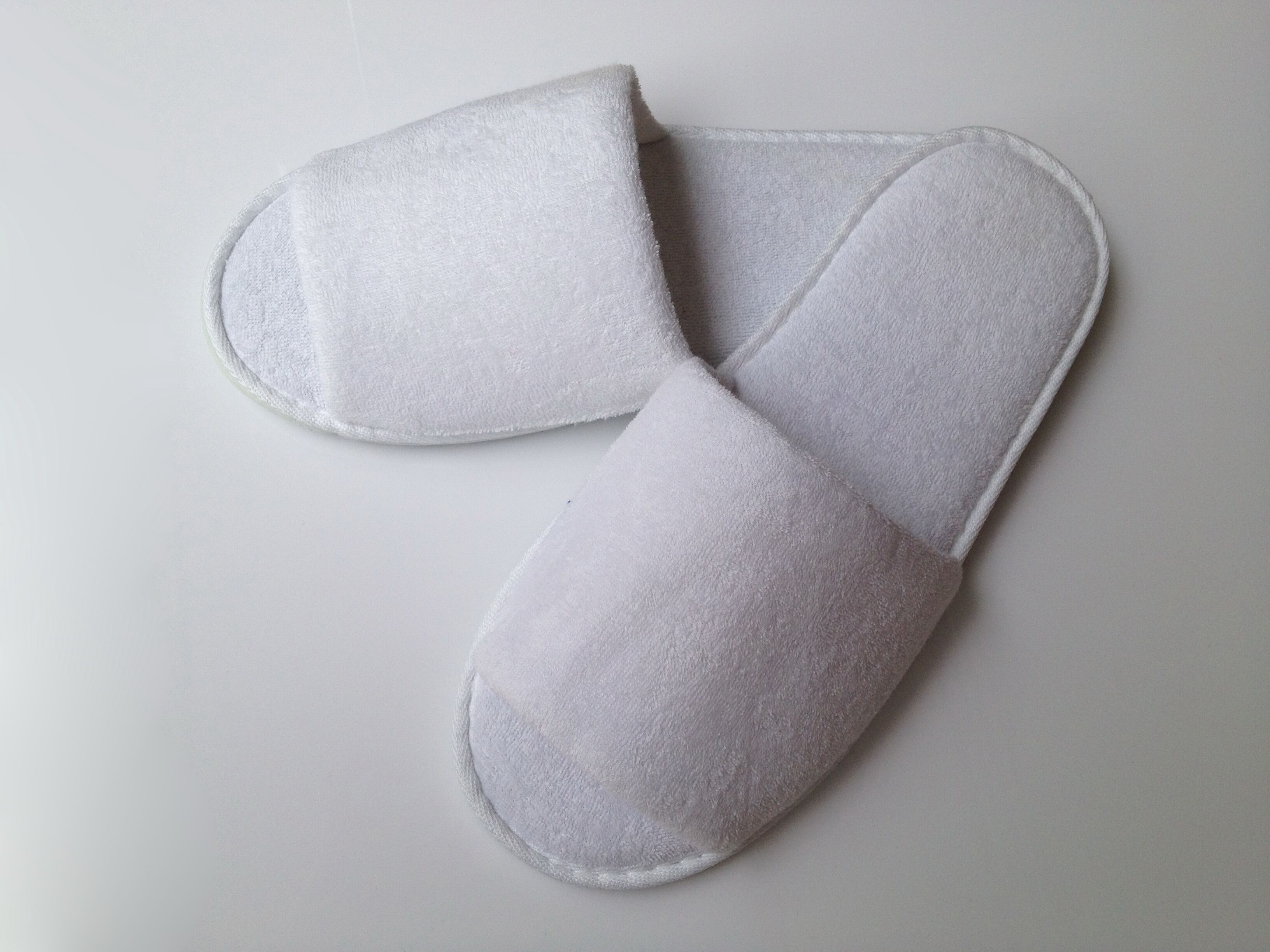 cheap hotel slippers